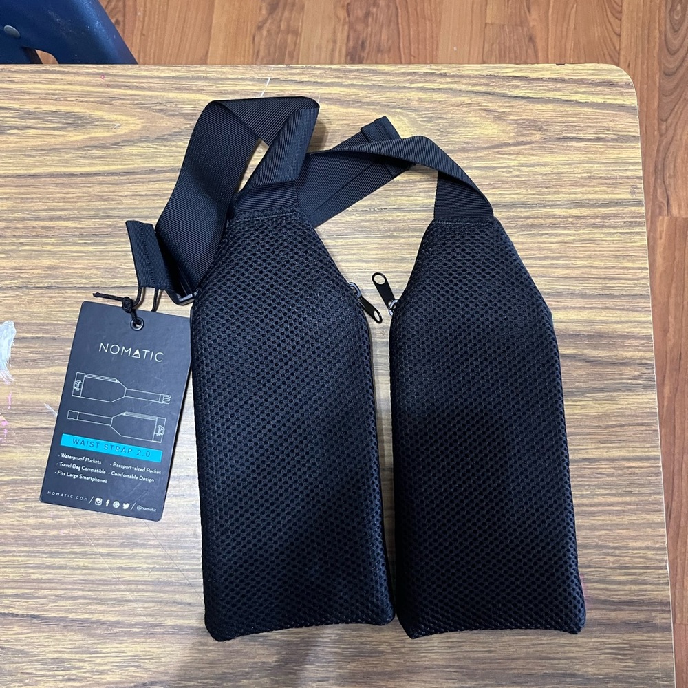 NOMATIC Black Waist Strap 2.0 - Padded Mesh Sling
